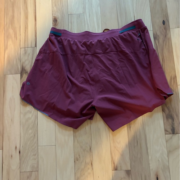 Mens Lululemon Shorts - Picture 2 of 4